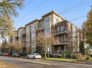 4280 S Corbett Ave UNIT 102, Portland, OR 97239