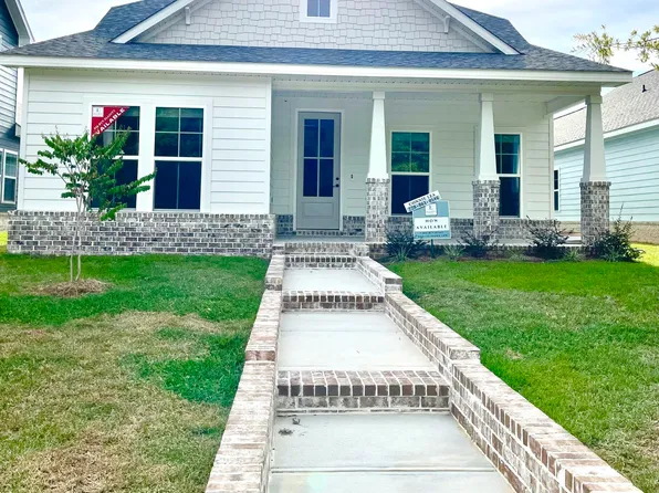 125 Grande View Dr, Biloxi, MS 39531