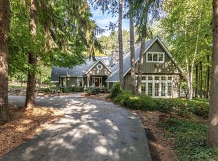 W286N3111 Lakeside Rd, Pewaukee, WI 53072