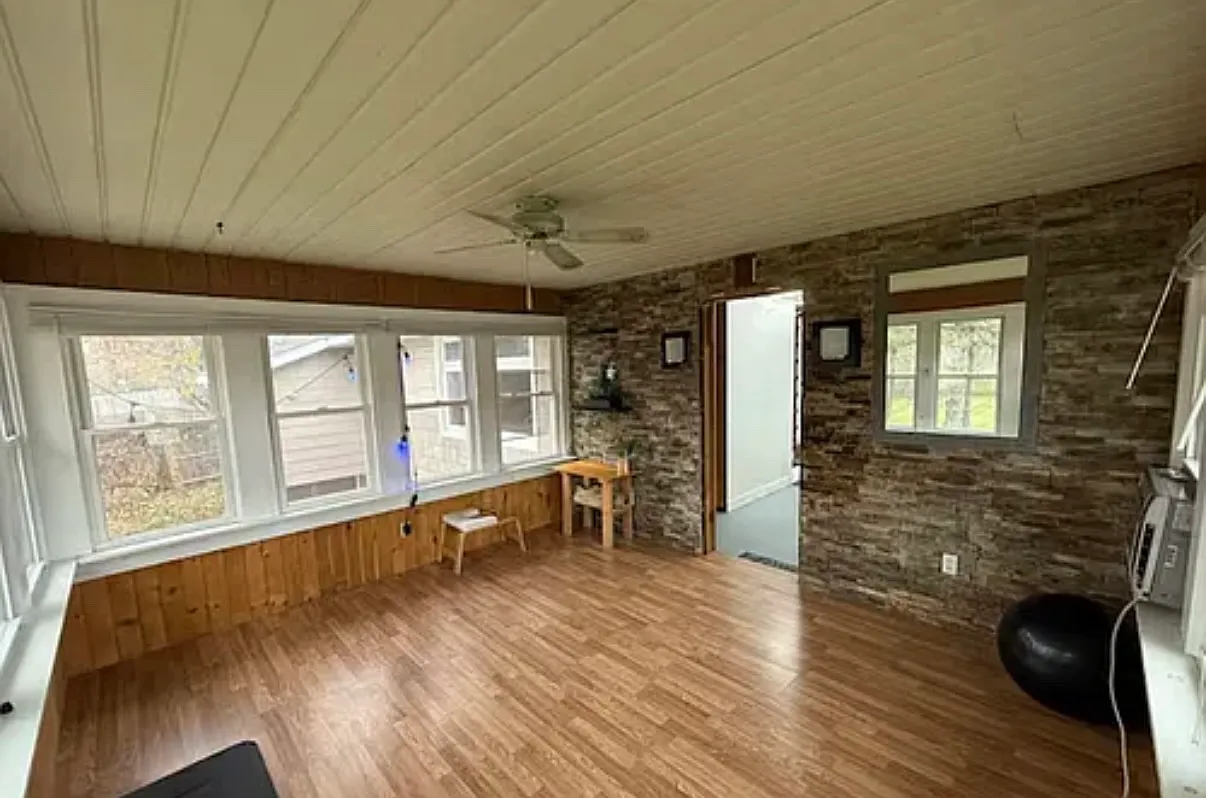 6076 Smith Rd — Photo 4