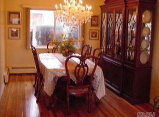 136 Robins Ln, Jericho, NY 11753