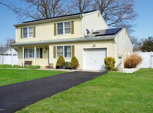 300 Twilight Ave, Middletown, NJ 07748