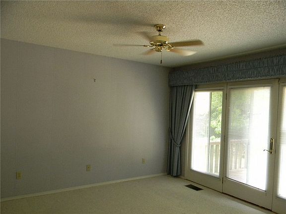 5th image of 51 Huskins Cir