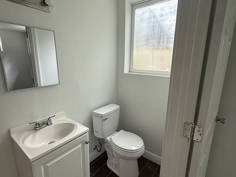 518 Clinton Springs Ave #3 — Photo 4