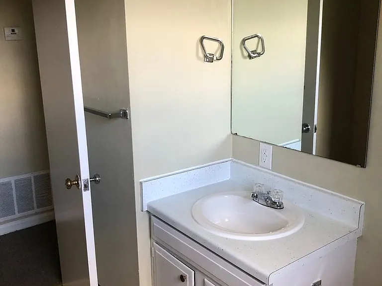934 Floyd Ave SW — Photo 4