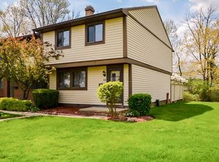 946 Hampton Ridge Dr, Akron, OH 44313