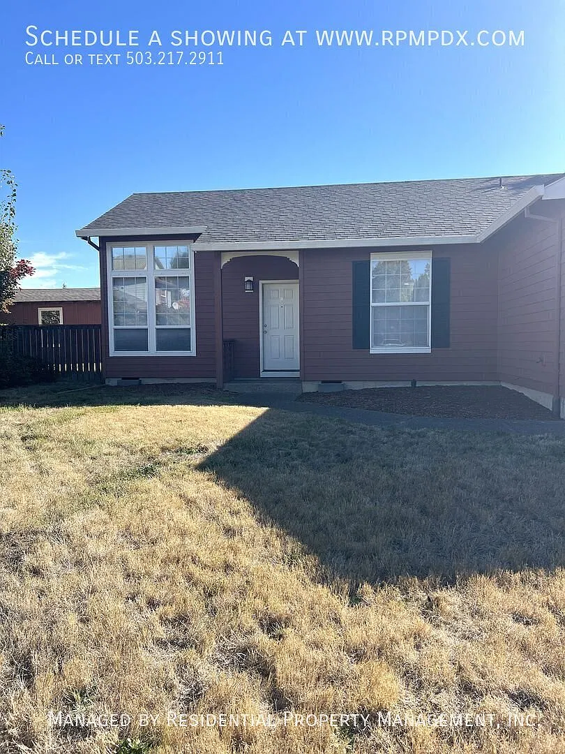 Single Level Hillsboro Home with Vaulted Ceilings — Photo 2