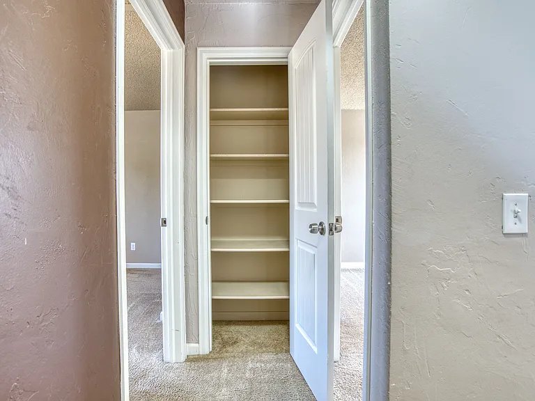 1000 Townley Cir — Photo 23