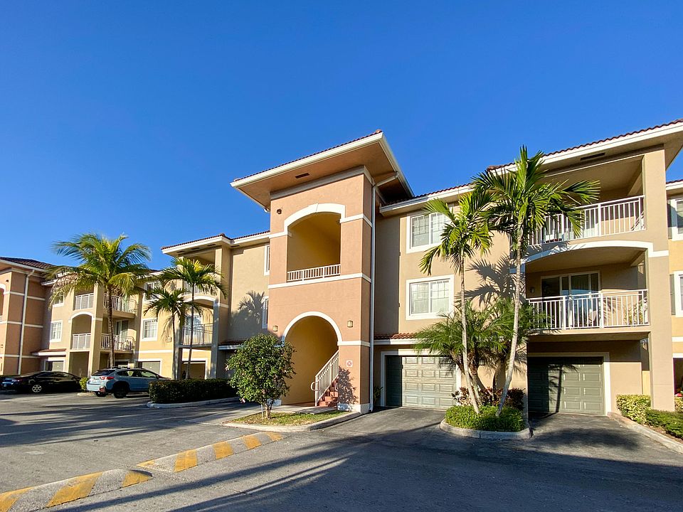 Home For Sale In Emerald Dunes