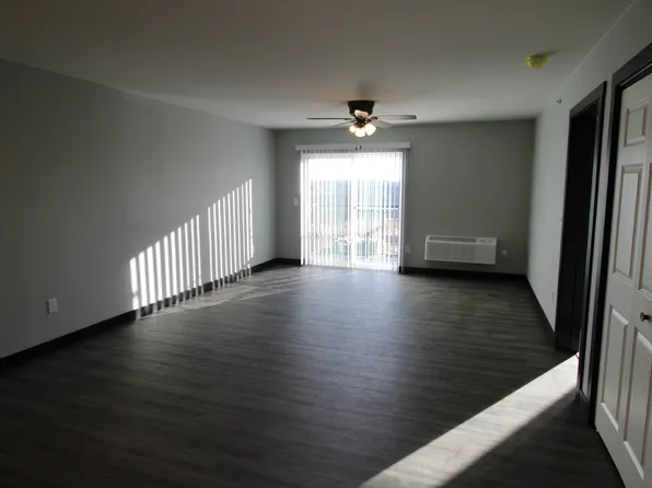 300 Cedar Cross Rd, Dubuque, IA