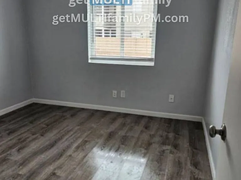 Hayden Terrace — Photo 13