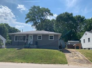 48 Woodlawn Dr, Saint Charles, MO 63301