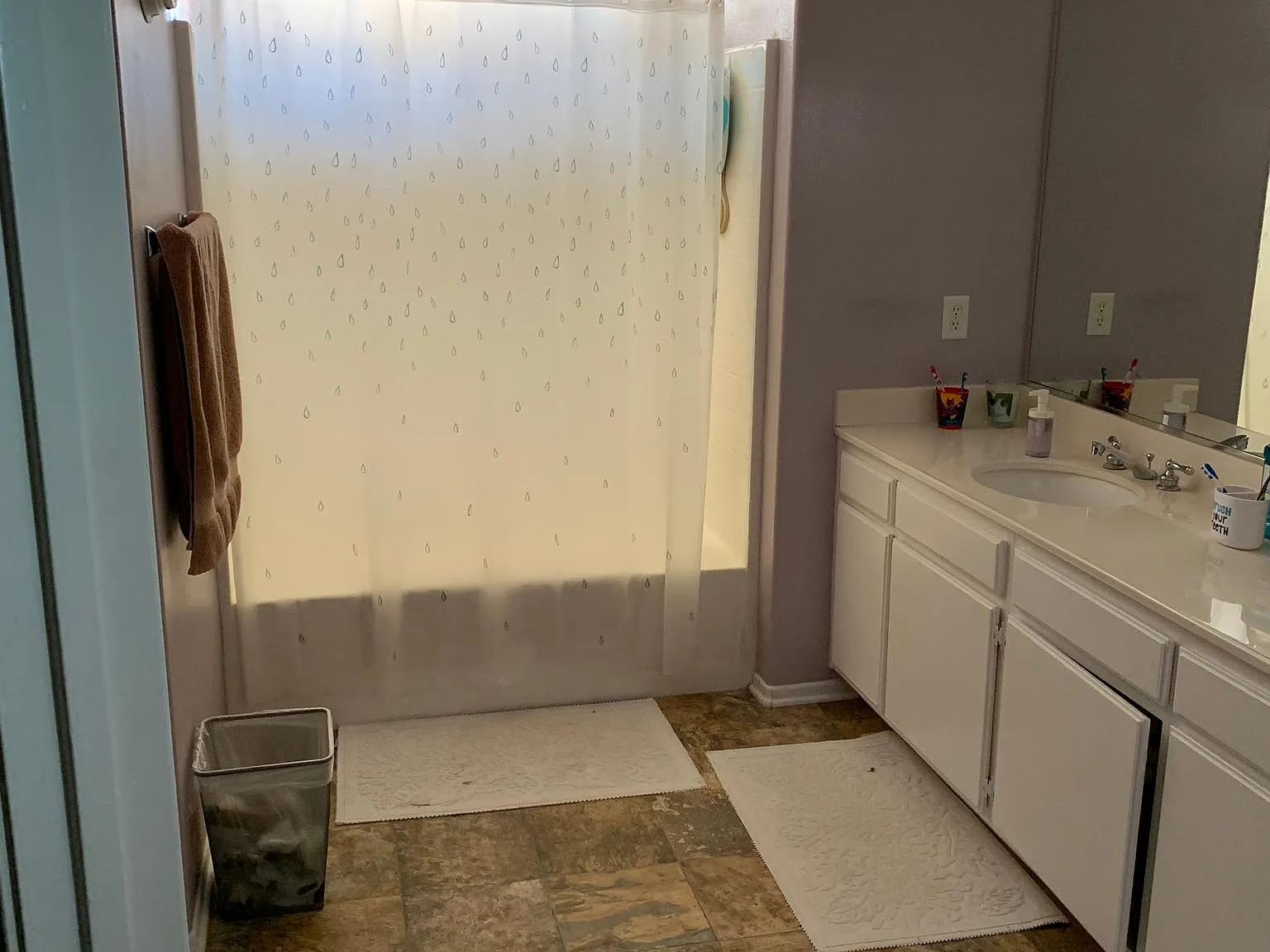 4 bed, 2800 sqft, $3,000 — Photo 4