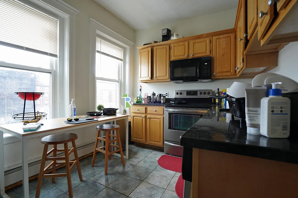 Building Photo - 1320 Commonwealth Ave #9