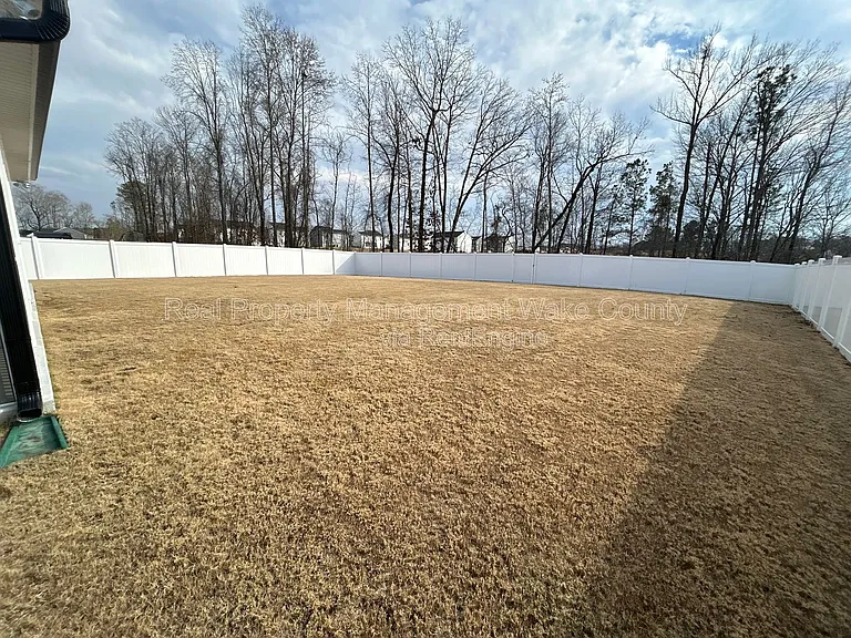 262 Hunting Wood Dr — Photo 36