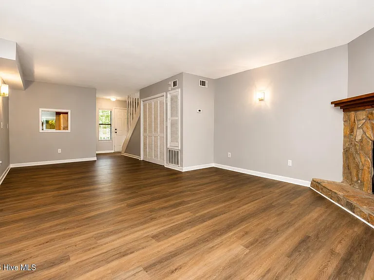 465 Forest Hills Dr — Photo 4