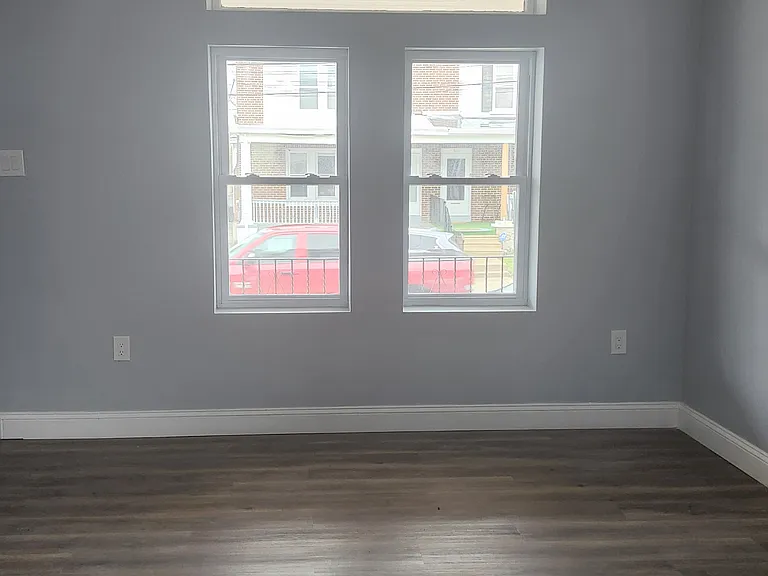 327 E 20th St — Photo 11