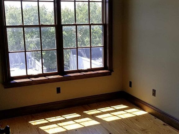 3rd image of 61 Diamond St #B2