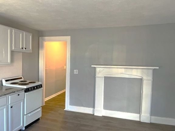 3rd image of 1295 Main St Unit 2B