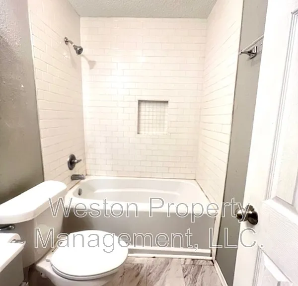 413 Reed Pl — Photo 6