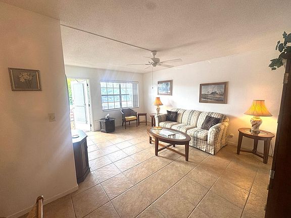 3rd image of 2050 NE 39th Street #209w