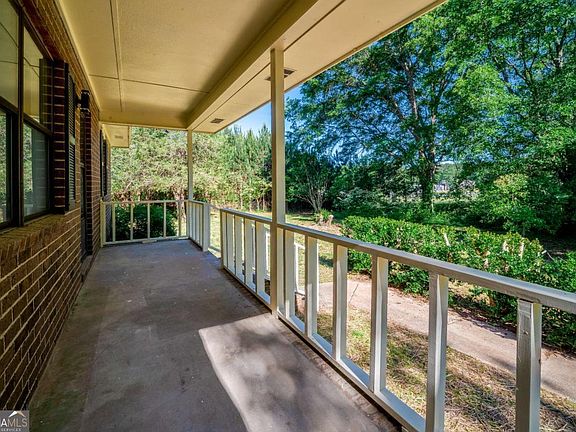 3rd image of 325 Camp Ground Rd