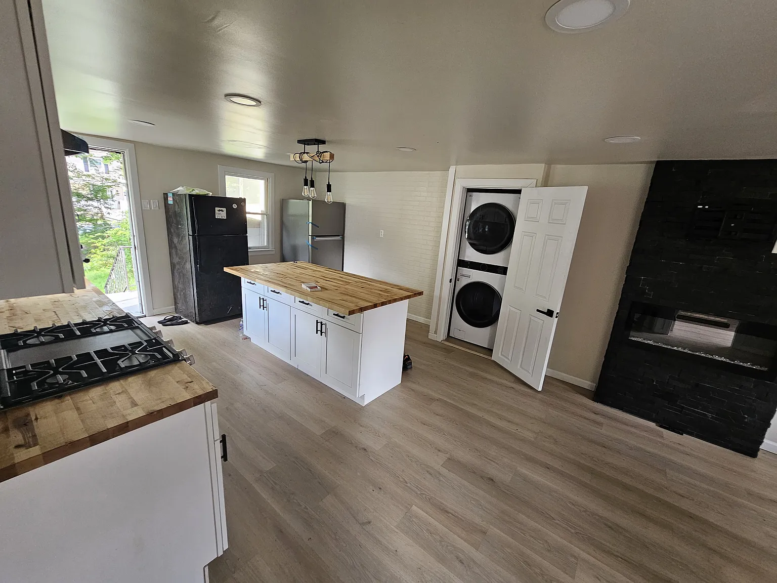4 bed, 1120 sqft, $2,000 — Photo 2
