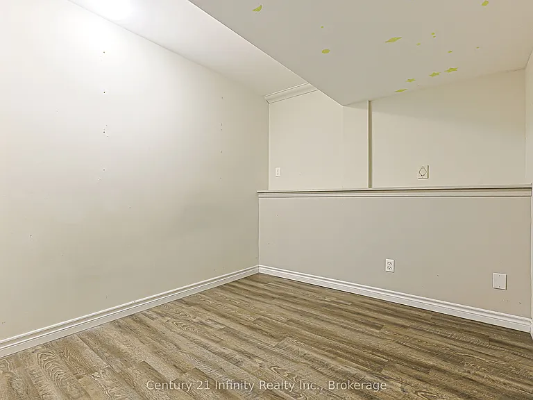 7 Robmar St — Photo 29