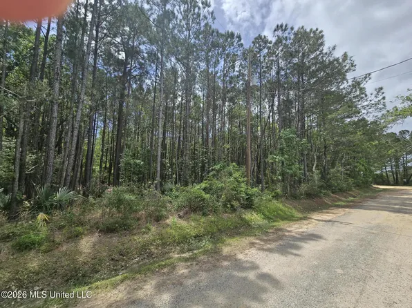 17th St Lot 3-4, Bay Saint Louis, MS 39520