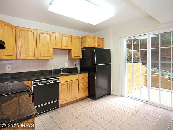 3rd image of 4942 Gainsborough Dr