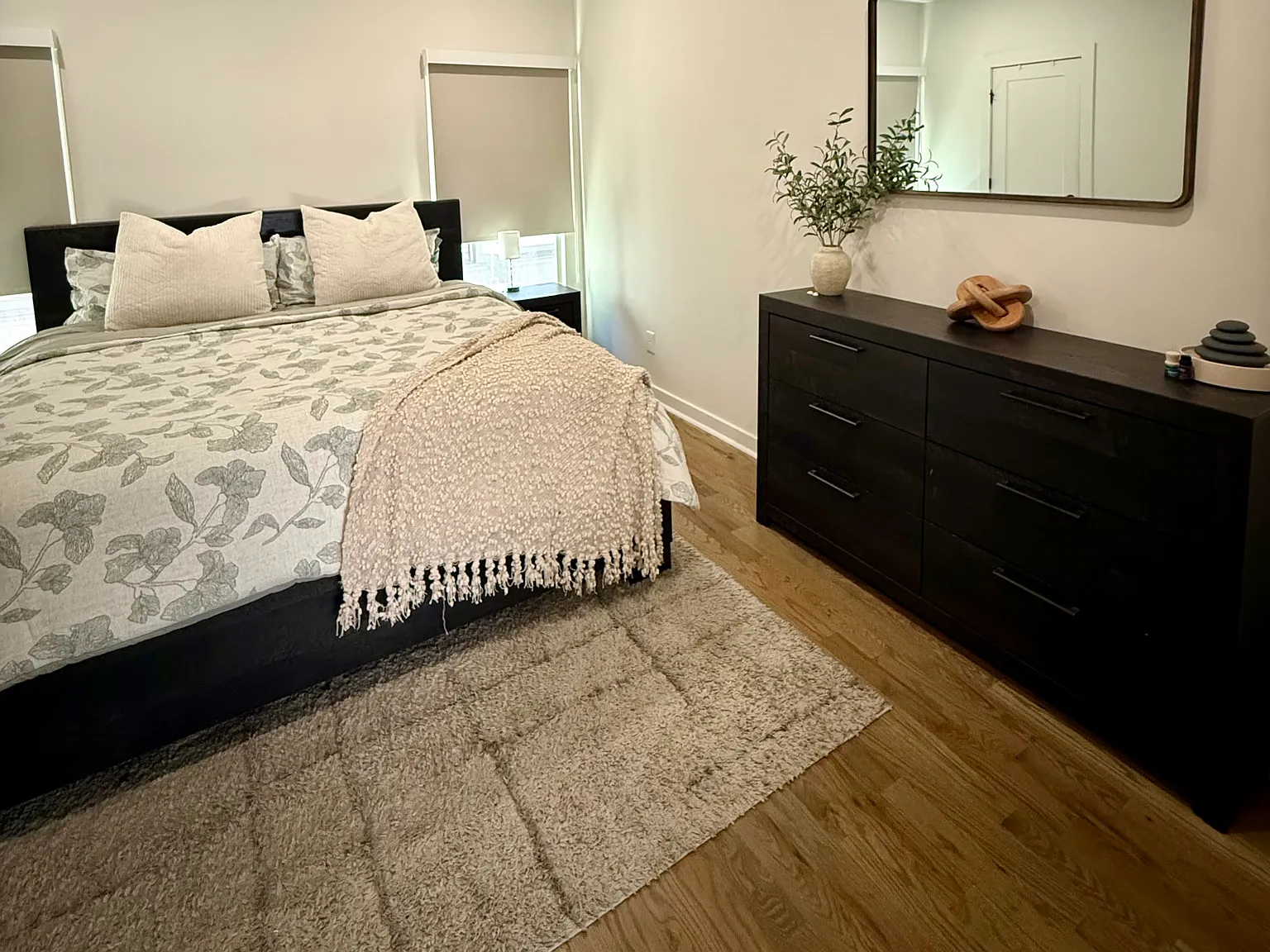 3 bed, 1484 sqft, $3,500 — Photo 2