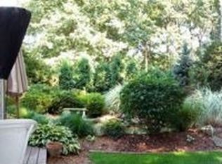 3125 Roanoake Dr, Vermilion, OH 44089