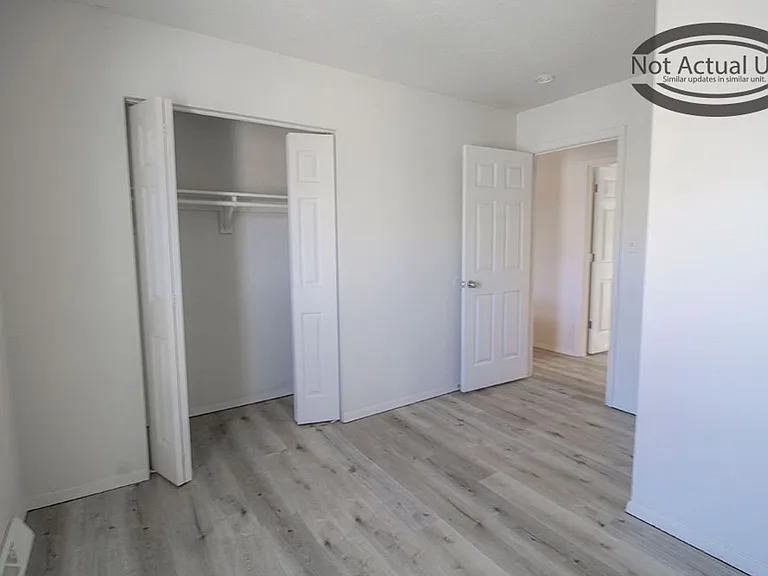 1013 W Ash St — Photo 18