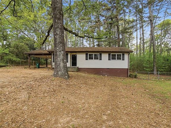 3rd image of 425 Stephenson Rd