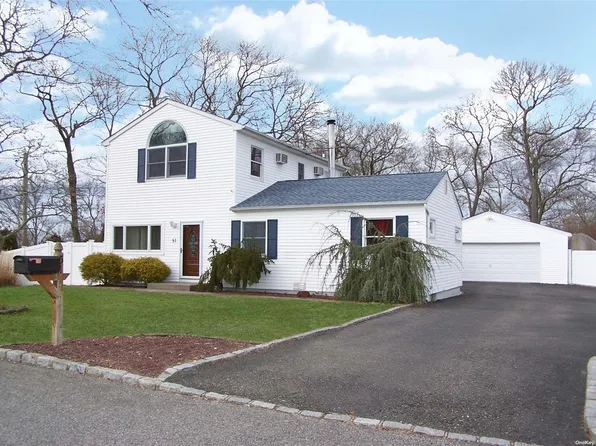 51 Wyanet Street, Selden, NY 11784