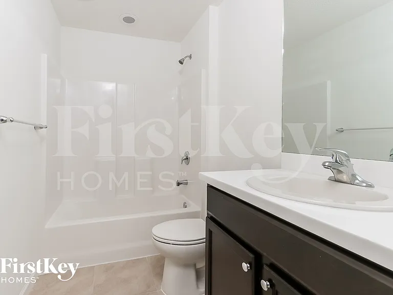 1750 SW Hampshire Ln — Photo 13