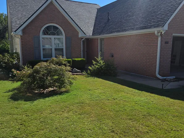 390 Fairway Ct, Newnan, GA 30265
