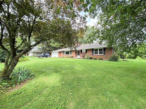 3rd image of 1392 Scottsville Mumford Rd