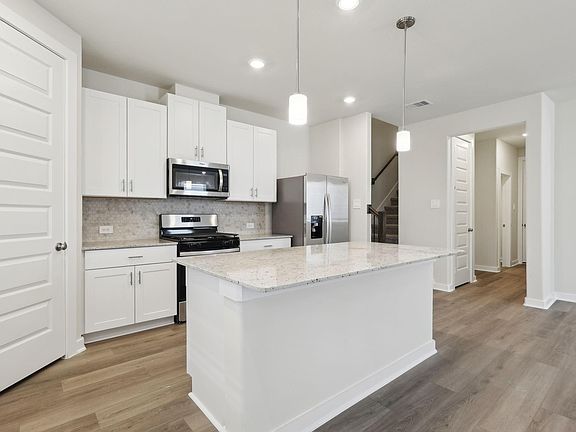 3rd image of 19918 Emerald Bend Way