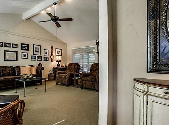 4th image of 2327 Lucas Dr