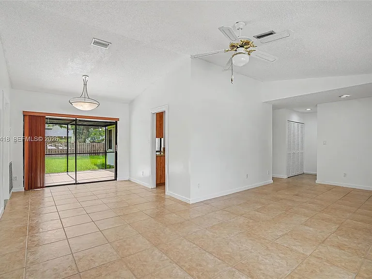 10711 SW 116th Ave — Photo 13