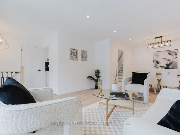 11 Bay Crest Dr, Brampton, ON L6Z 1H5