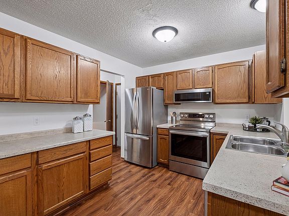 5th image of 5524 W 137th St