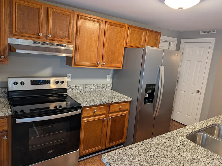 2115 E Marshall St #B — Photo 6