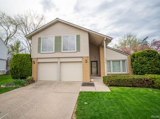 24387 Pinecrest St, Novi, MI 48375