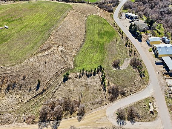 2nd image of 2307 E Maple Creek Rd