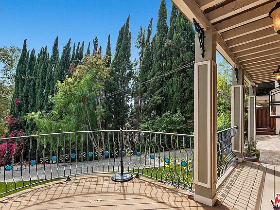 4th image of 21811 Providencia St