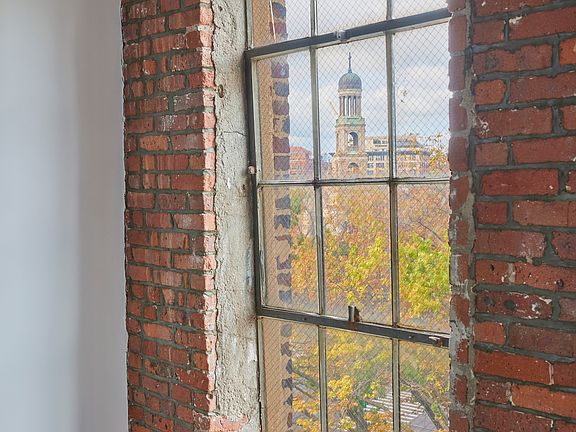 4th image of 130 W 3rd St #Penthouse N