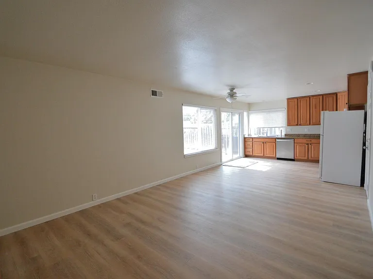 7275 Valley Trails Dr — Photo 5