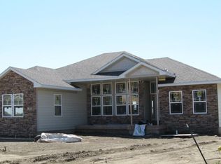 90 Aidan St, Waukee, IA 50263